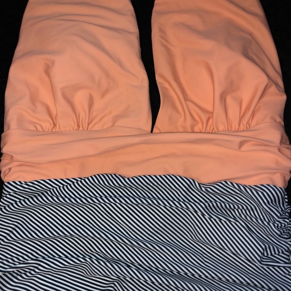 Pink & black swimsuit - Picture 5 of 5